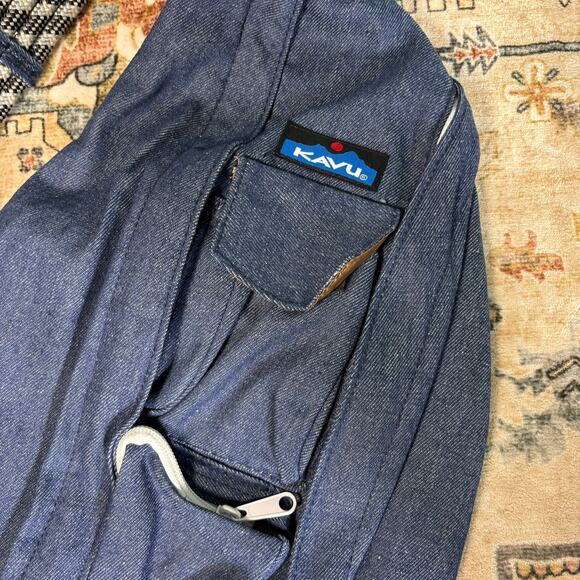 Kavu Sling Bag Comfort Backpack Outdoor Hiking Braided Strap Pineapples - Picture 8 of 13